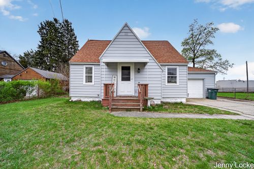 1059 Airport Rd, Norton Shores, MI, 49441-5101 | Card Image