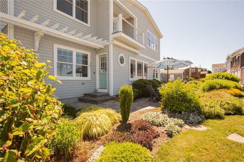 292 High Hill Rd, Tiverton, RI, 02878-5045 | Card Image