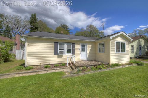 3542 East St, Hartland, MI, 48353-7727 | Card Image
