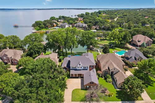 328 Leeward Cir, Azle, TX, 76020-4913 | Card Image