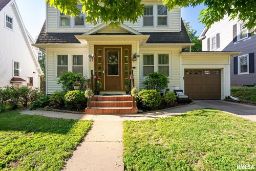 1530 Douglas St, Dubuque, IA, 52001-6348 | Card Image
