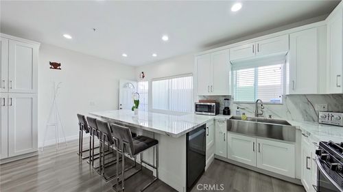 6-18347 Saticoy St, Reseda, CA, 91335 | Card Image