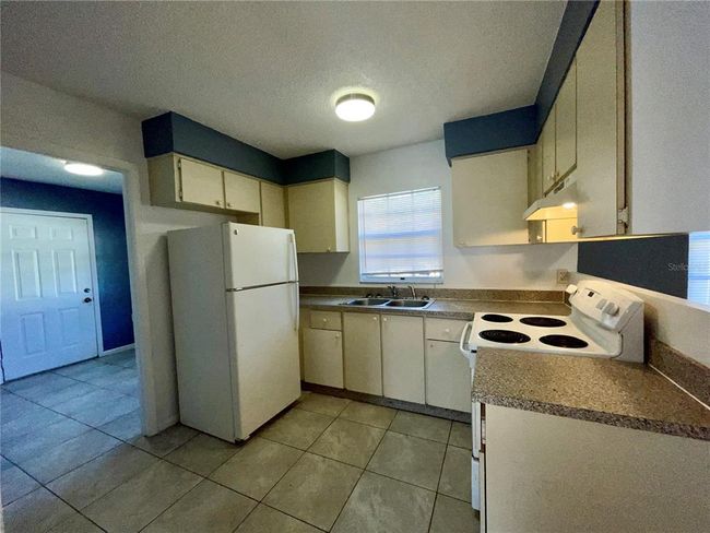 Kitchen | Image 9