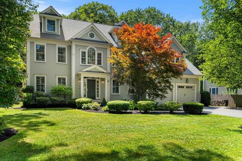 52 Laconia St, Lexington, MA, 02420-2228 | Card Image