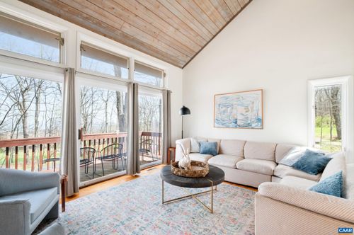 44 E Catoctin Dr, WINTERGREEN RESORT, VA, 22967-8044 | Card Image