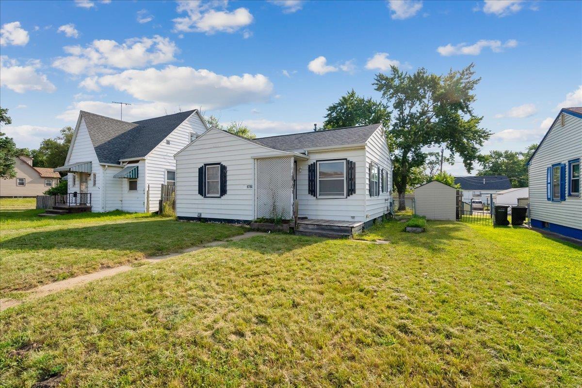 Logan Ave, Waterloo, IA 50703
