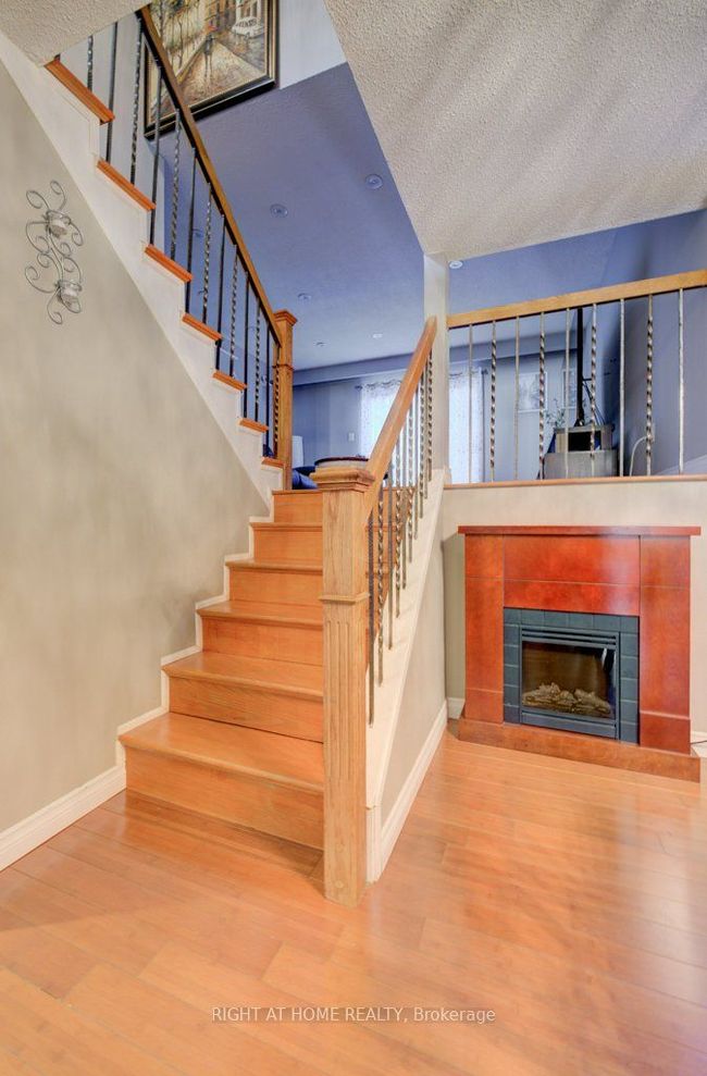 34 Langston Dr, House attached with 5 bedrooms, 3 bathrooms and 2 parking in Brampton ON | Image 11