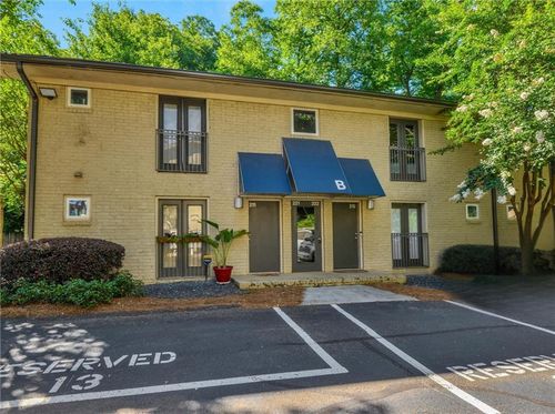 222-2023 Oakview Rd Se, Atlanta, GA, 30317-2516 | Card Image