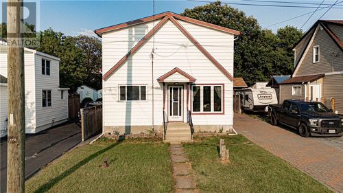 676 Griffith St, Sudbury, ON, P3E4A4 | Card Image