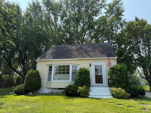 227 3rd St Nw, Blooming Prairie, MN, 55917-1122 | Card Image
