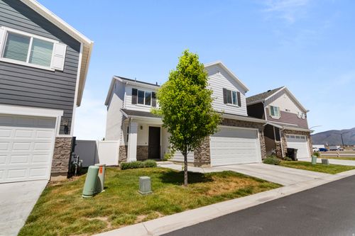 3233 S Burkhill Ln, Syracuse, UT, 84075-1117 | Card Image