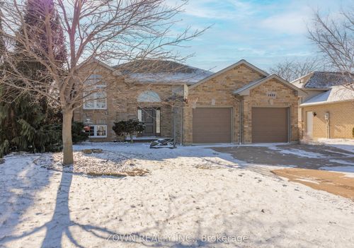 {{alt}} | Card Image