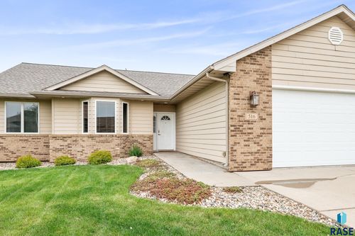 516 N Dominic Ave, Sioux Falls, SD, 57107-0393 | Card Image