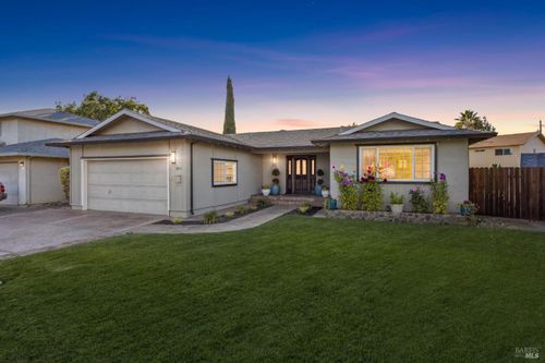 3973 Dunhill St, Napa, CA, 94558-2220 | Card Image