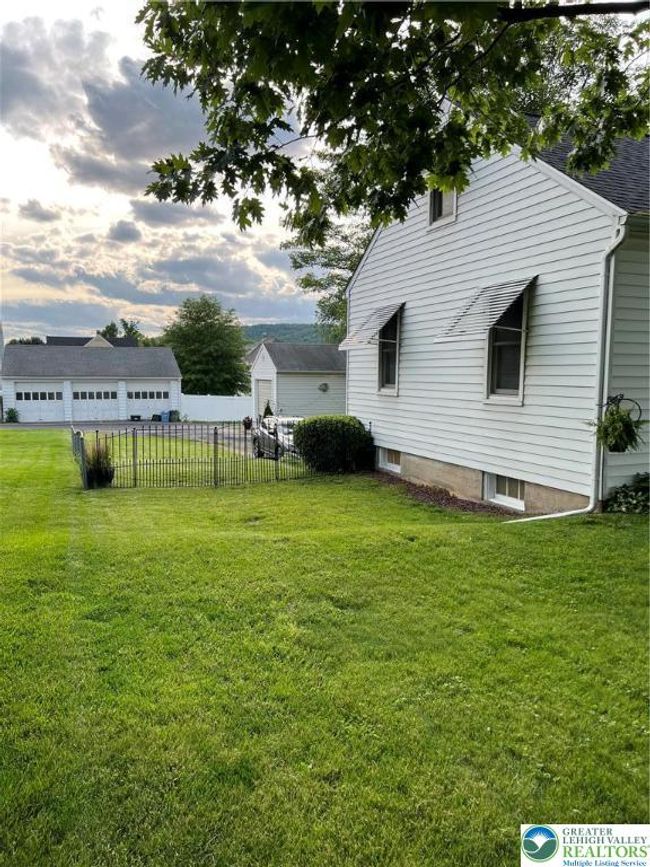 1540 Riegel St, House other with 2 bedrooms, 1 bathrooms and null parking in HELLERTOWN PA | Image 4