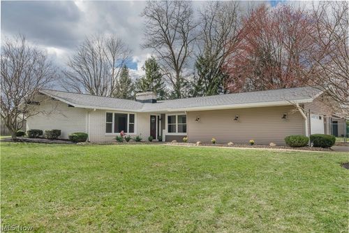 4233 Hyatt Ave Nw, Massillon, OH, 44646-1418 | Card Image