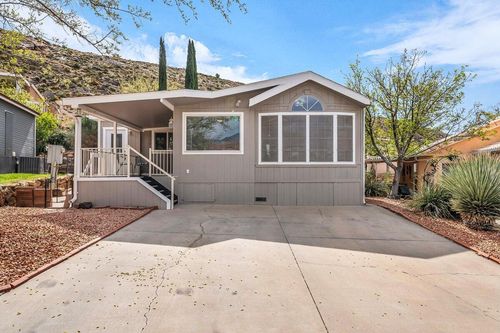31 Redbluff Dr, Hurricane, UT, 84737-3181 | Card Image
