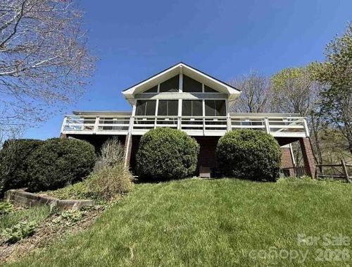 601 Mountain Glen Dr, Newland, NC, 28657-8882 | Card Image