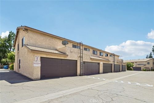 19-9600 Sylmar Ave, Panorama City, CA, 91402-5238 | Card Image