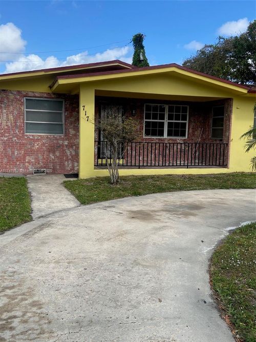 house-717 Nw 77th St, Miami, FL, 33150-3248 | Card Image