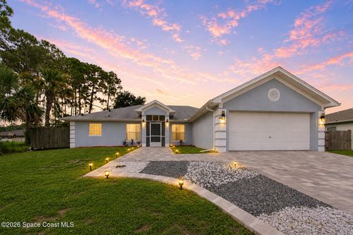 476 Ocala St, PALM BAY, FL, 32908-4746 | Card Image