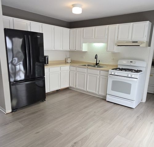 1114 Oak Ter, Round Lake Beach, IL, 60073-2710 | Card Image