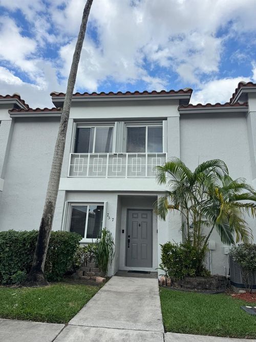 757 Nw 208th Dr, Pembroke Pines, FL, 33029-2151 | Card Image