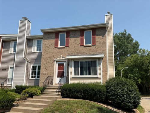 5248 Meredith Dr, Des Moines, IA, 50310-2993 | Card Image