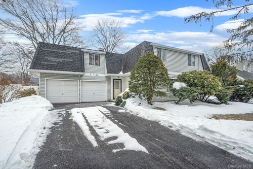22 Meyer Ln, Medford, NY, 11763-4148 | Card Image