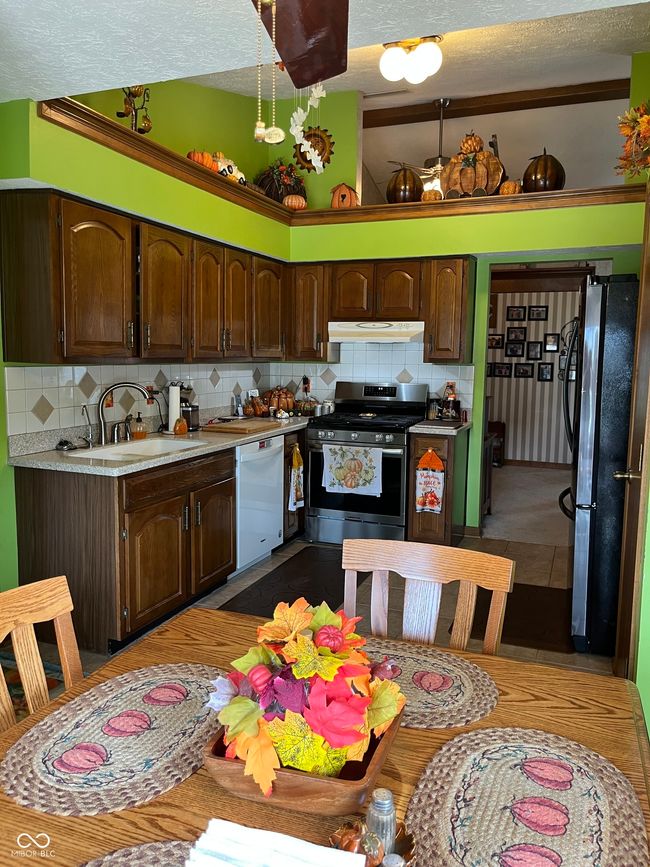 904 Johnathan Dr, House other with 3 bedrooms, 2 bathrooms and null parking in Plainfield IN | Image 12