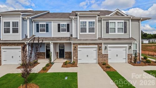 384 Creekview Road, Hendersonville, NC, 28792 | Card Image