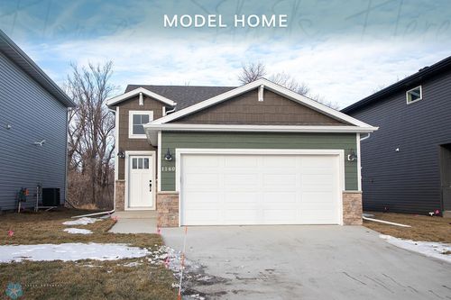 1160 55th Avenue W, West Fargo, ND, 58078 | Card Image