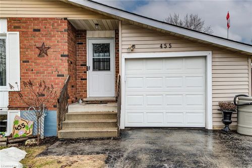 455 Albert St, Mount Forest, ON, N0G2L2 | Card Image