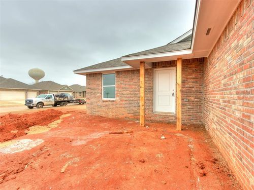 1201 Sierra Ln, Kingfisher, OK, 73750-5027 | Card Image