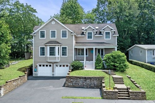 245 W Shore Dr, Marblehead, MA, 01945-1323 | Card Image