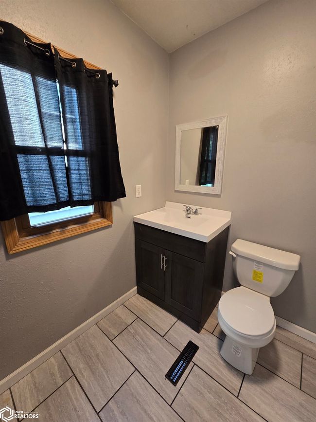 1110 Elm St, House other with 5 bedrooms, 2 bathrooms and null parking in Webster City IA | Image 10