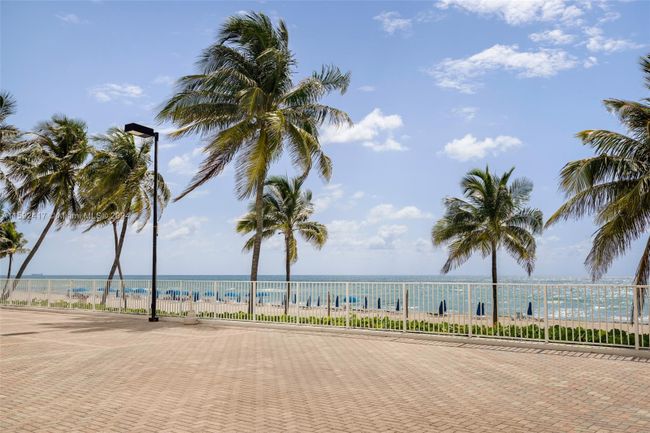 203 - 2301 S Ocean Dr, Condo with 2 bedrooms, 2 bathrooms and null parking in Hollywood FL | Image 24