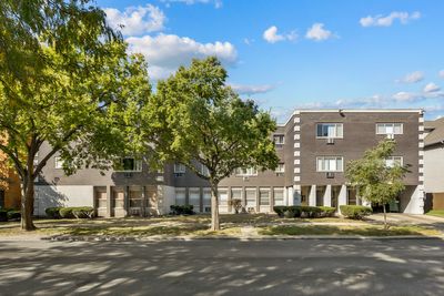 A5 - 914 N Austin Boulevard, Condo with 2 bedrooms, 2 bathrooms and 1 parking in Oak Park IL | Image 2