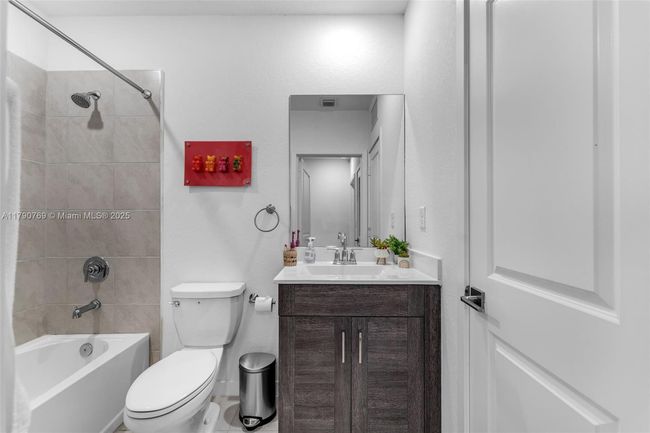 809 Se 16 Th Ct, Townhouse with 3 bedrooms, 3 bathrooms and null parking in Homestead FL | Image 30