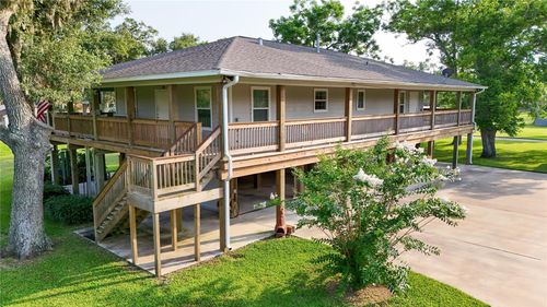 915 Live Oak Dr, Jones Creek, TX, 77541-9318 | Card Image