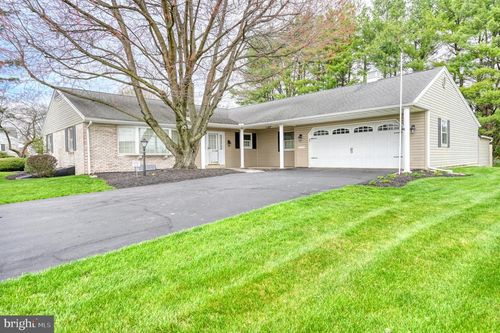 601 N College St, Myerstown, PA, 17067-1865 | Card Image