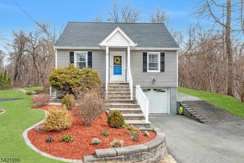 16 Morse Lake Rd, Bloomingdale, NJ, 07403-1910 | Card Image