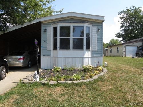 32 Waterview Pkwy, Hamburg, NY, 14075-1832 | Card Image