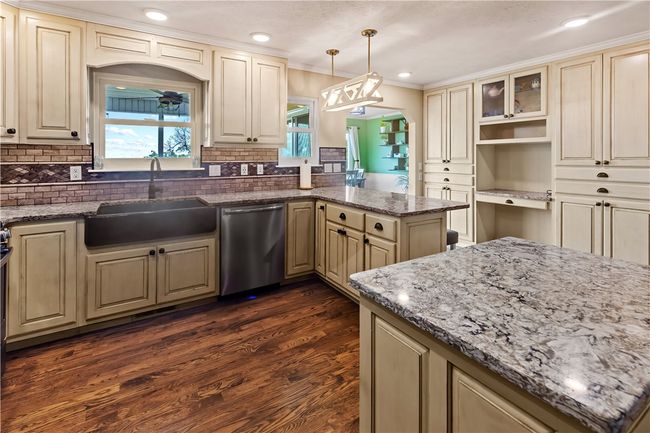 10908 Pecks Dr, House other with 4 bedrooms, 3 bathrooms and null parking in Harrison AR | Image 7