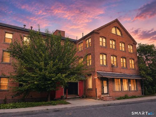 203-464 Pratt St Extension, Meriden, CT, 06450 | Card Image