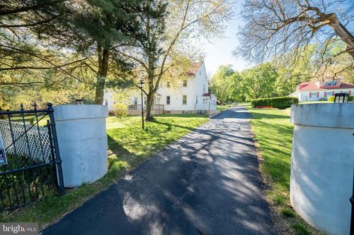 2151 Old Lincoln Hwy, LANGHORNE, PA, 19047-3239 | Card Image
