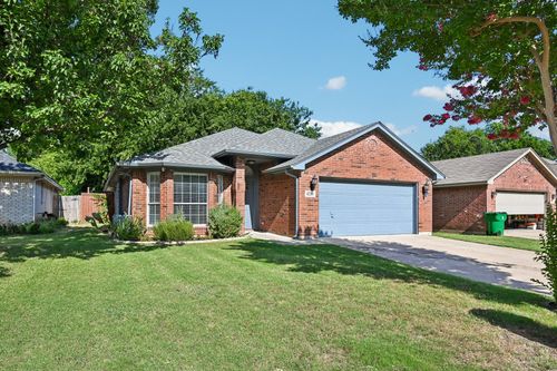 4220 Maryanne Pl, Haltom City, TX, 76137-2646 | Card Image