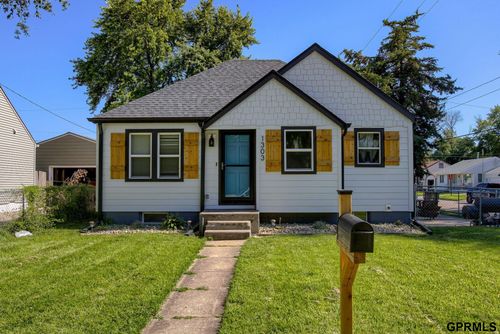1303 E 4th St, Fremont, NE, 68025-5330 | Card Image