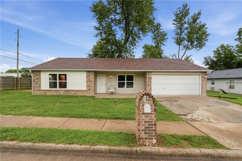 600 Huckleberry Ln, Springdale, AR, 72764-6441 | Card Image