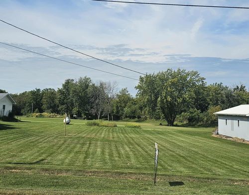 304 S 4th St, Fairbank, IA, 50629-8519 | Card Image